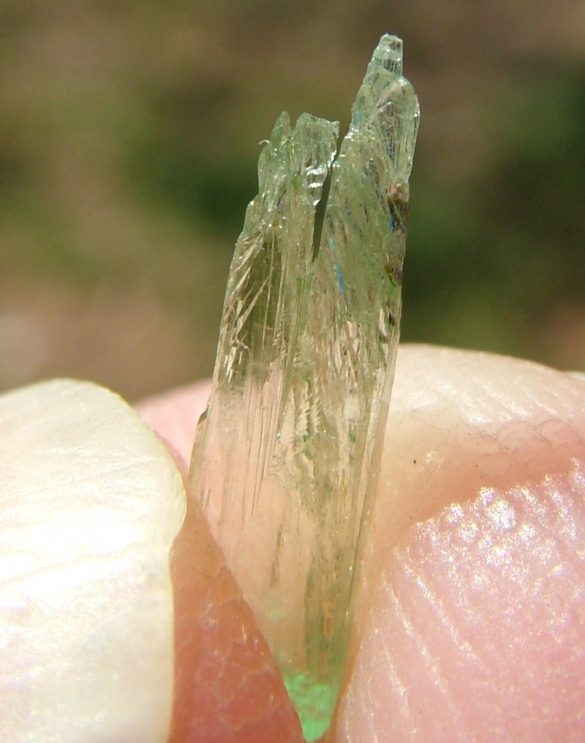 Hiddenit - Cristale naturale - Pietre semipretioase