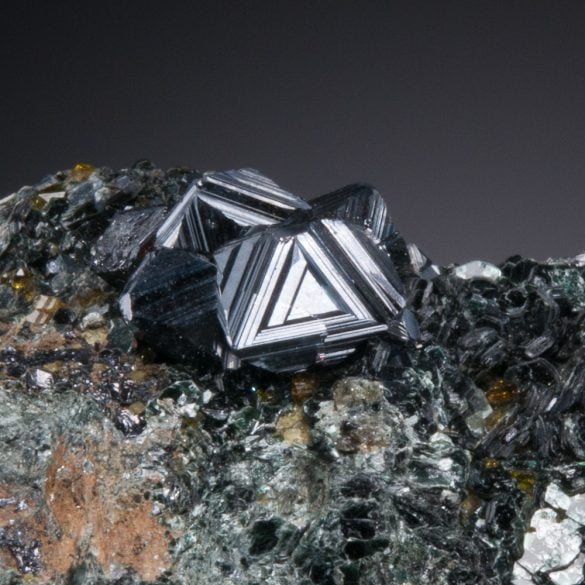 Magnetit - Cristale naturale - Pietre semipretioase