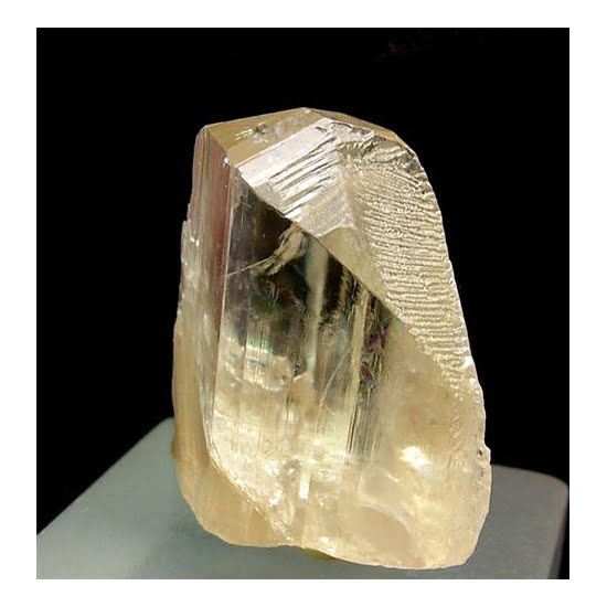 Richterit- Cristale naturale - Pietre semipretioase