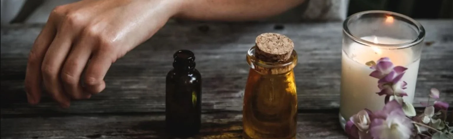 15 Utilizari impresionante si practice pentru uleiurile esentiale-ulei