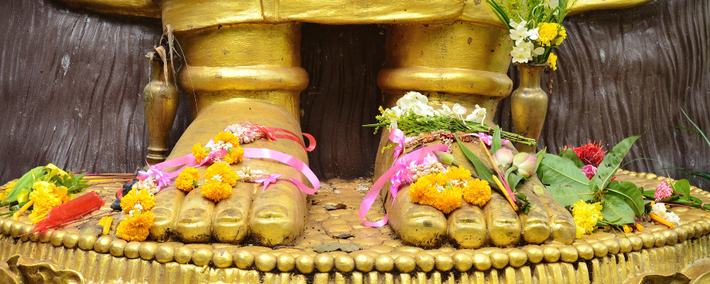 Piciorul lui Buddha Un Simbol al Intelepciunii si Binecuvantarii1